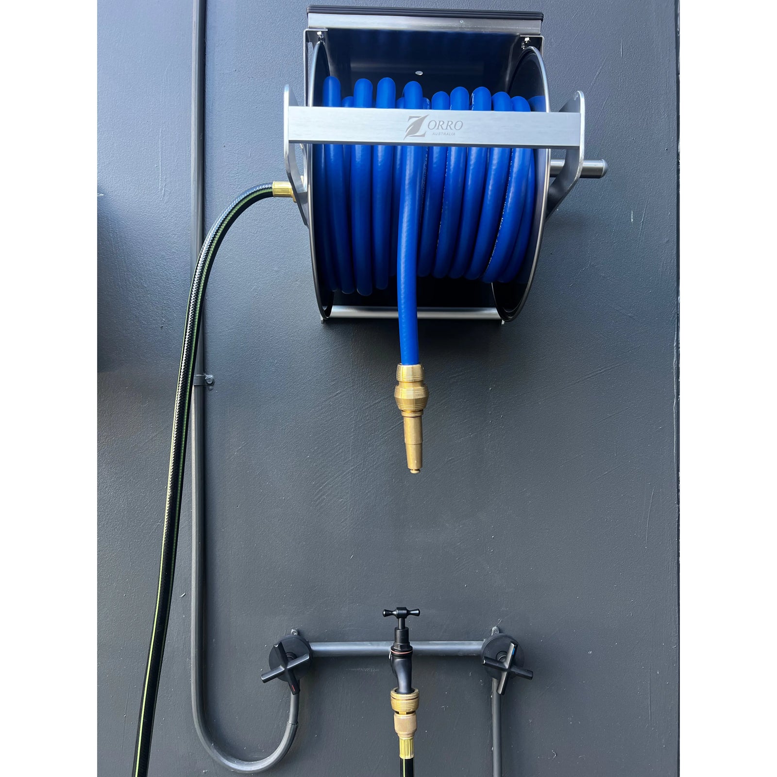 ZORRO 12mm Hi-Flex Garden Hose Zorro Ss Reel with Shelf & Brass Nozzle