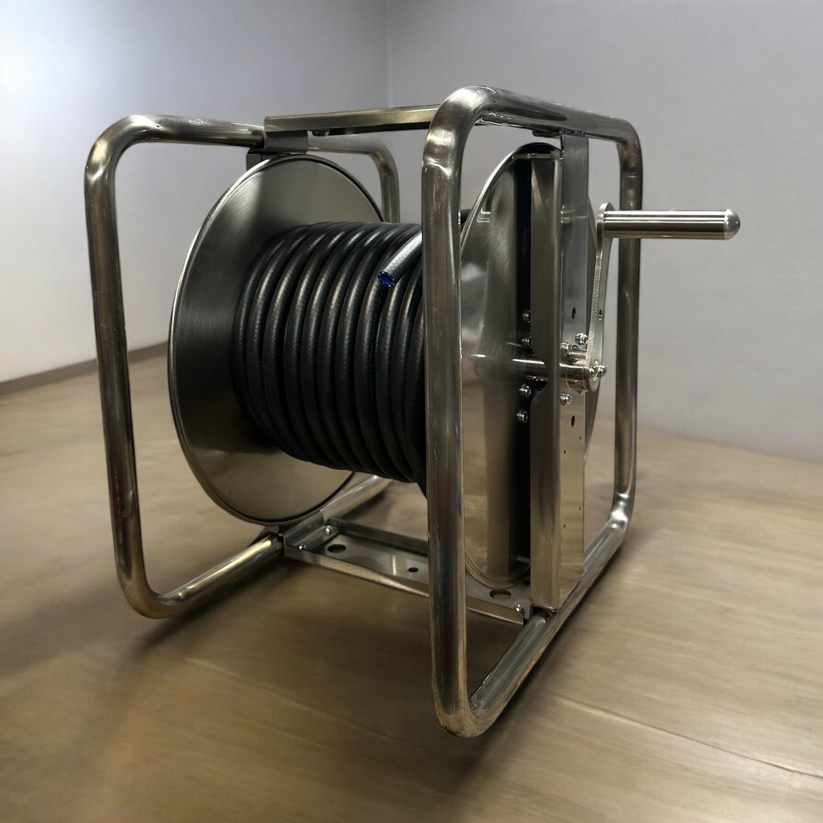 ZORRO PRO Stainless Steel Reel & Sprayflex 300 Hose showcasing durable design and hose storage.