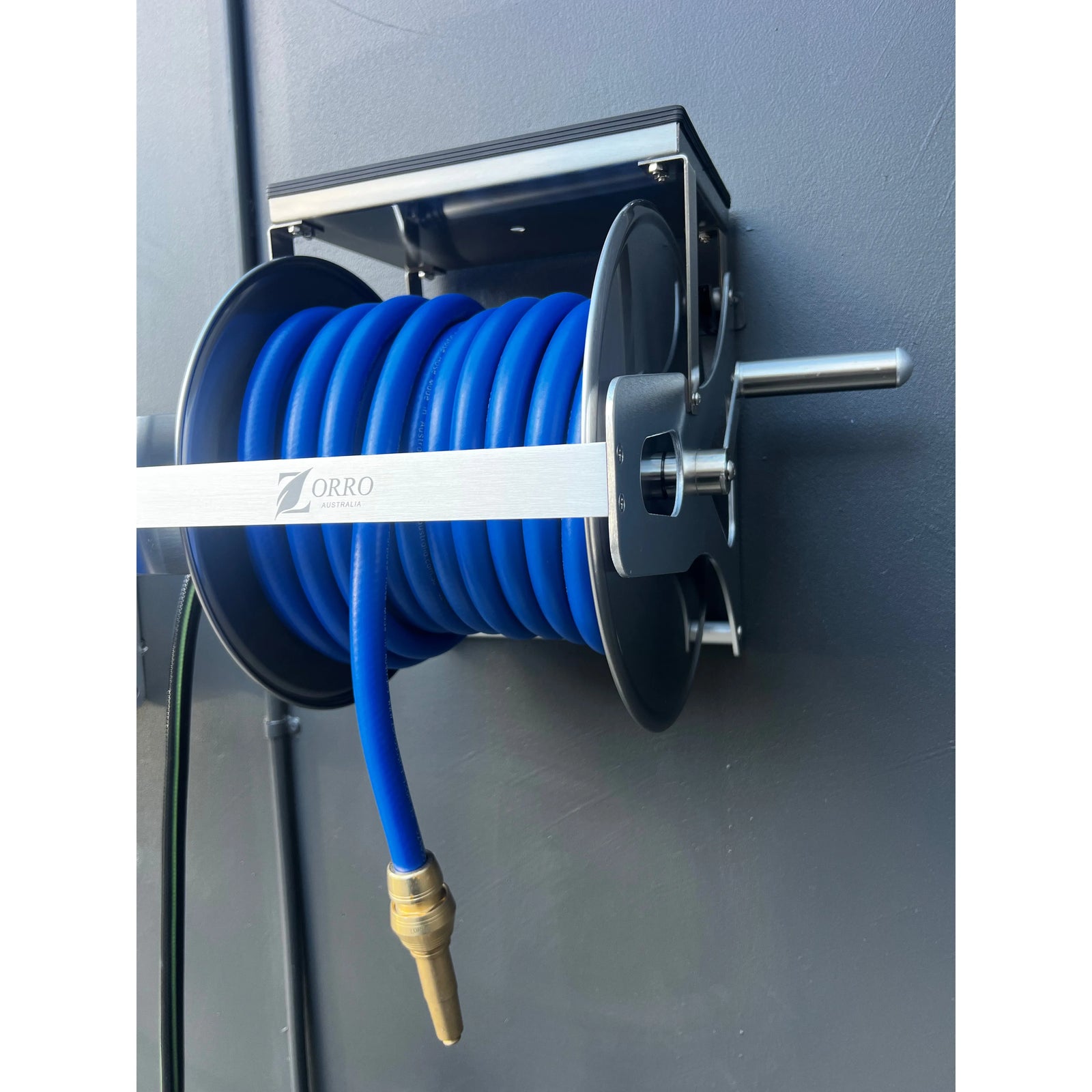 ZORRO 12mm Hi-Flex Garden Hose Zorro Ss Reel with Shelf & Brass Nozzle