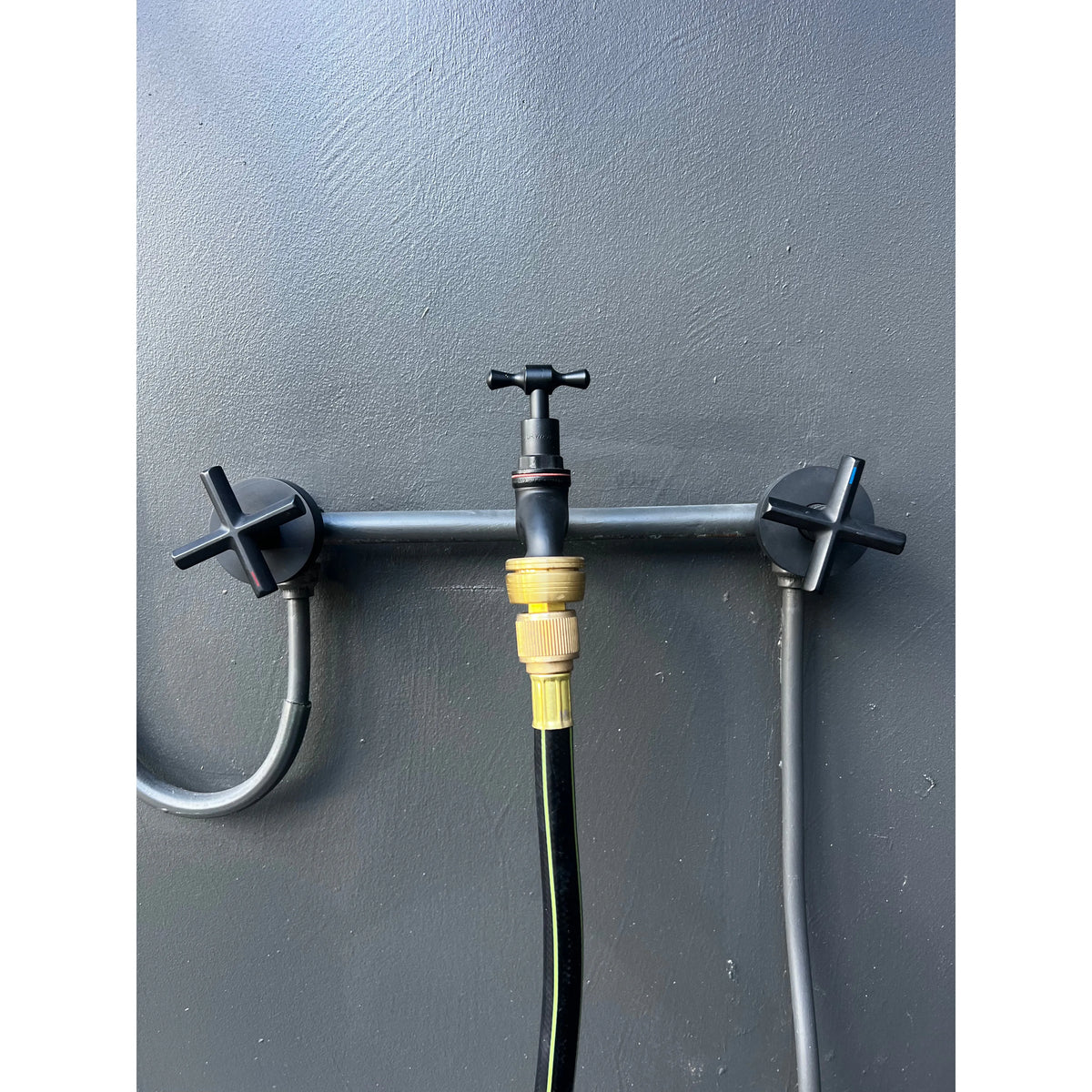 ZORRO 12mm Hi-Flex Garden Hose Zorro Ss Reel with Shelf & Brass Nozzle